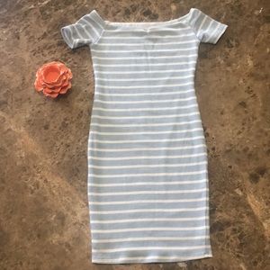 Bodycon fitted dress * Size Small * Light Blue‎